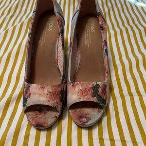 TOMS Women's Floral Wedges - Pink and Green